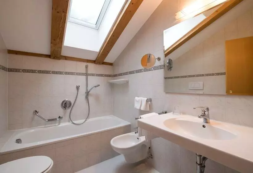 B&b La Tambra   Central With Restaurant