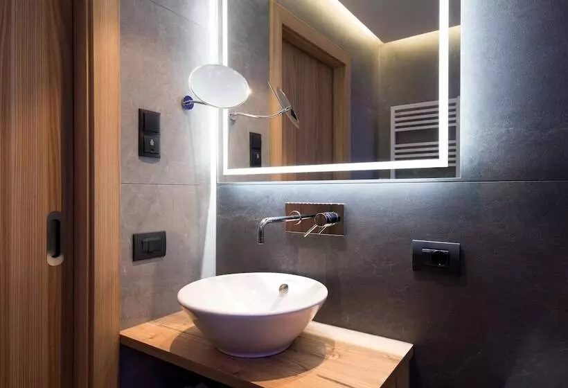 B&b La Tambra   Central With Restaurant