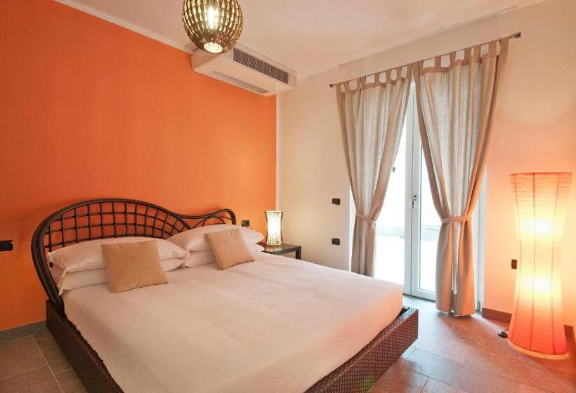 Helianthus Residence