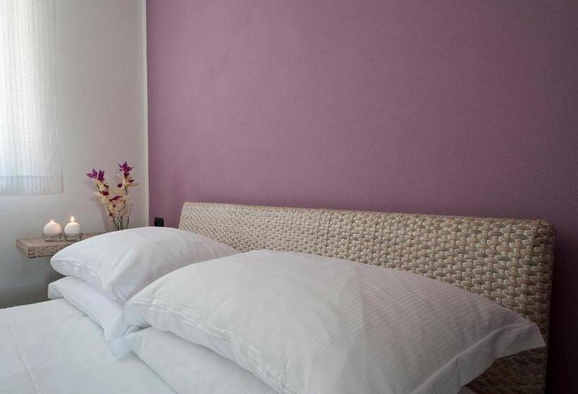 Helianthus Residence