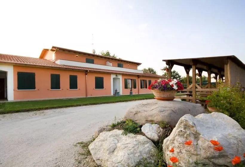 هتل Agriturismo Cascina Roveri