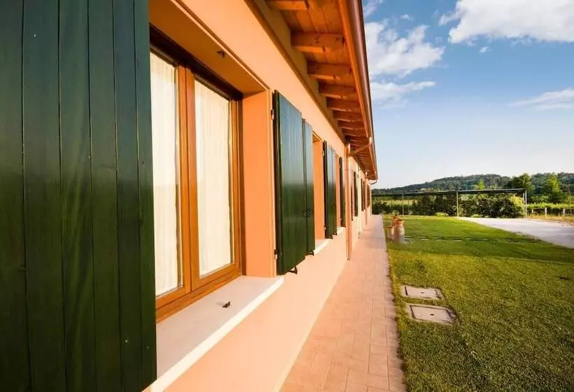 هتل Agriturismo Cascina Roveri