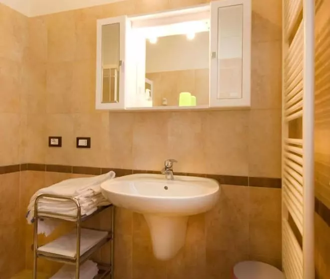 هتل Agriturismo Cascina Roveri