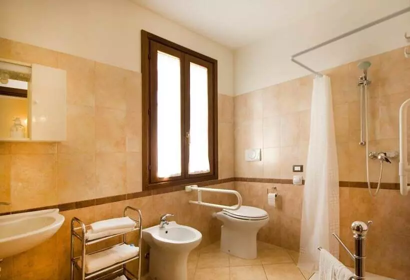 هتل Agriturismo Cascina Roveri