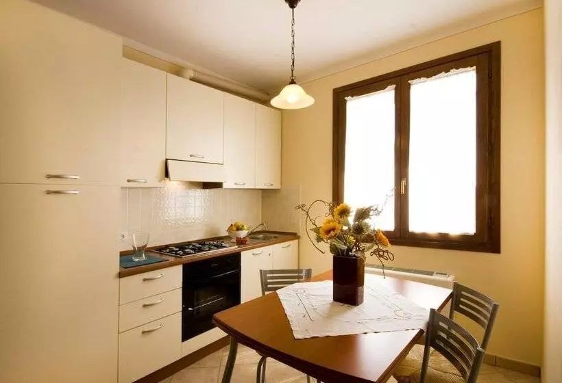 هتل Agriturismo Cascina Roveri