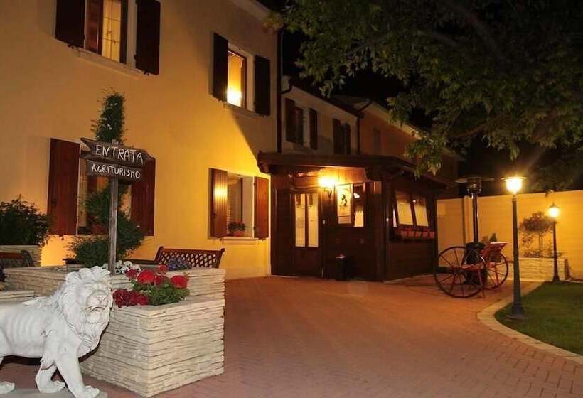 בית מלון כפרי Agriturismo Tre Rondini