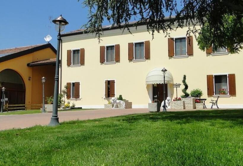 בית מלון כפרי Agriturismo Tre Rondini