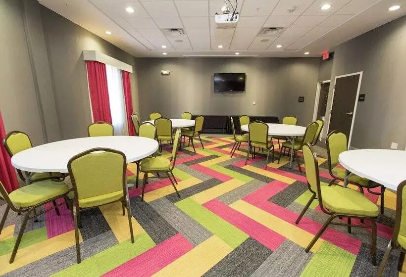 Hotelli Hampton Inn Mustang