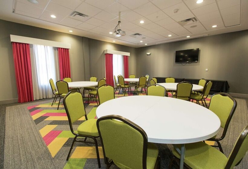 酒店 Hampton Inn Mustang