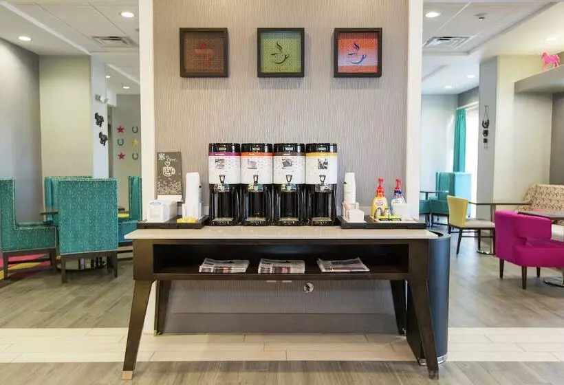 Hotelli Hampton Inn Mustang