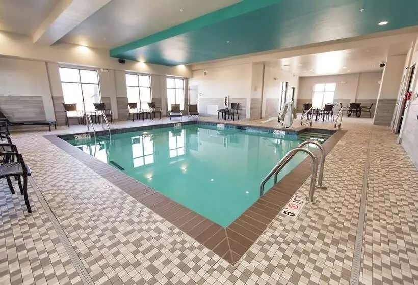 Hotelli Hampton Inn Mustang