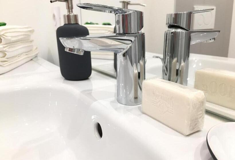 Lockia Appart Hôtels Automatiques   Nantes Centre