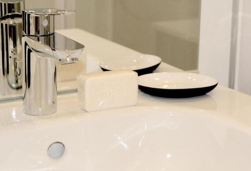 Lockia Appart Hôtels Automatiques   Nantes Centre