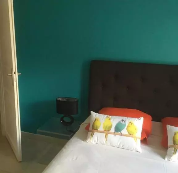 Aamiaismajoitus (B&B) Madinina's Cube