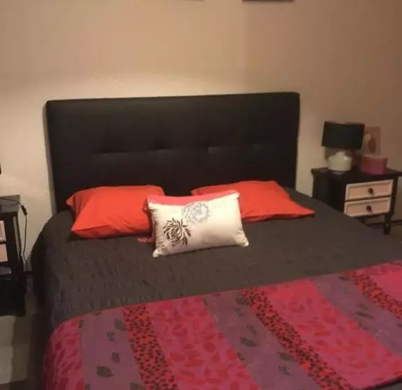 Aamiaismajoitus (B&B) Madinina's Cube