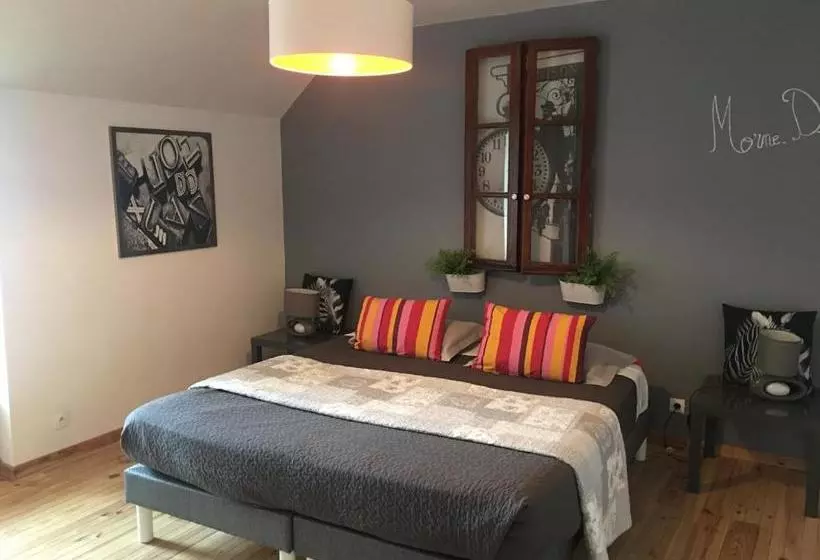 Aamiaismajoitus (B&B) Madinina's Cube