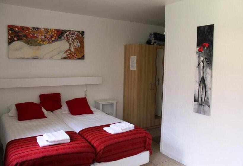 בית מלון כפרי Auberge Le Romarin