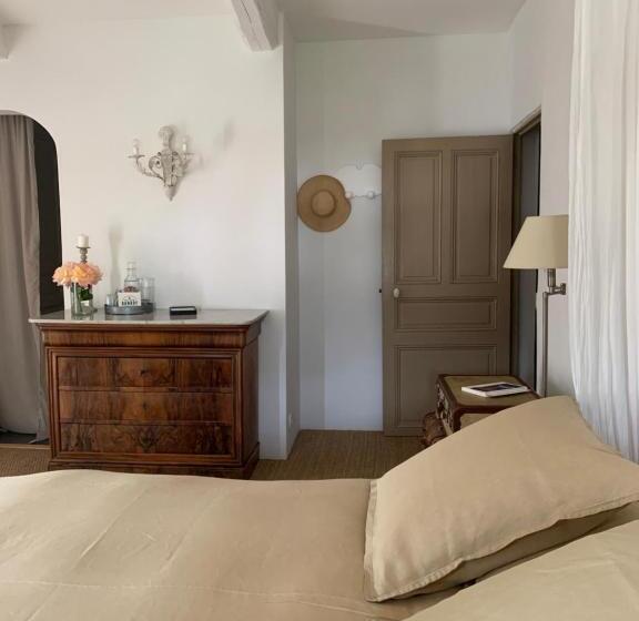 پانسیون La Bousquetière