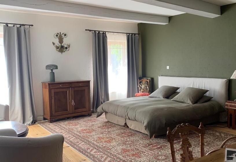 پانسیون La Bousquetière