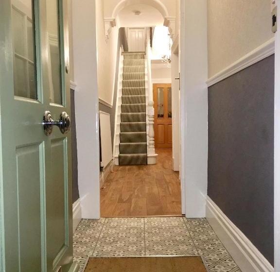 تختخواب و صبحانه Dalesgate Lodge