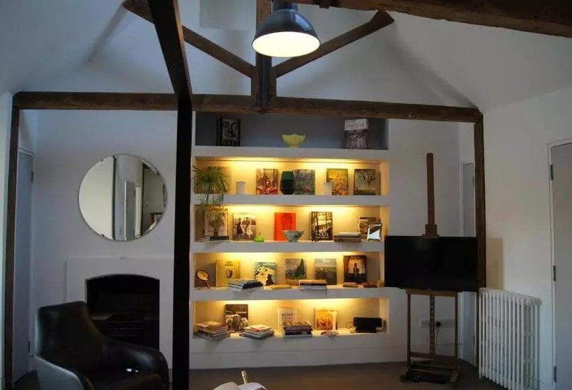 Aamiaismajoitus (B&B) Montys Accommodation