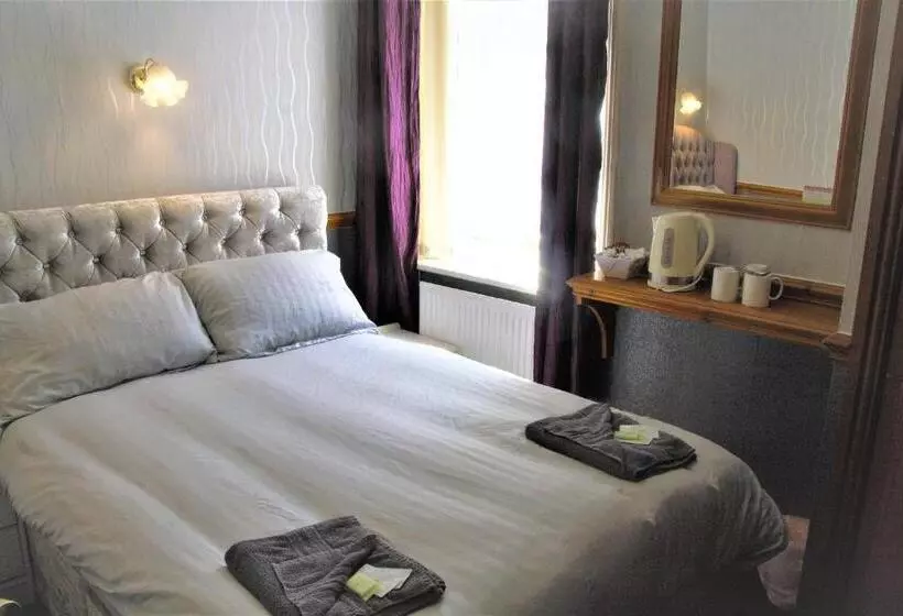 تختخواب و صبحانه Pine Lodge