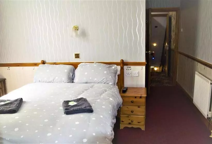 تختخواب و صبحانه Pine Lodge