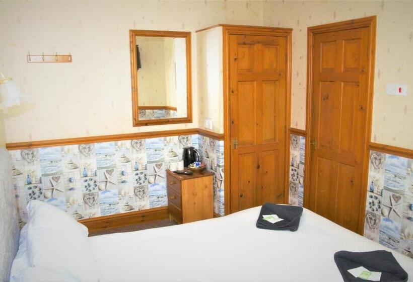 تختخواب و صبحانه Pine Lodge