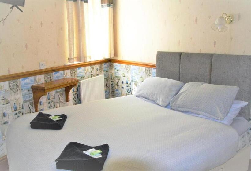 تختخواب و صبحانه Pine Lodge