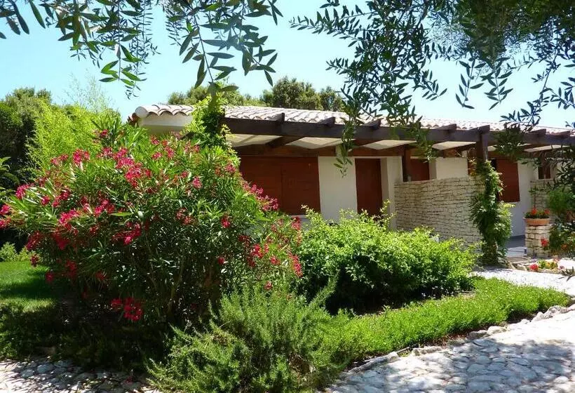 هتل Poisson Rouge