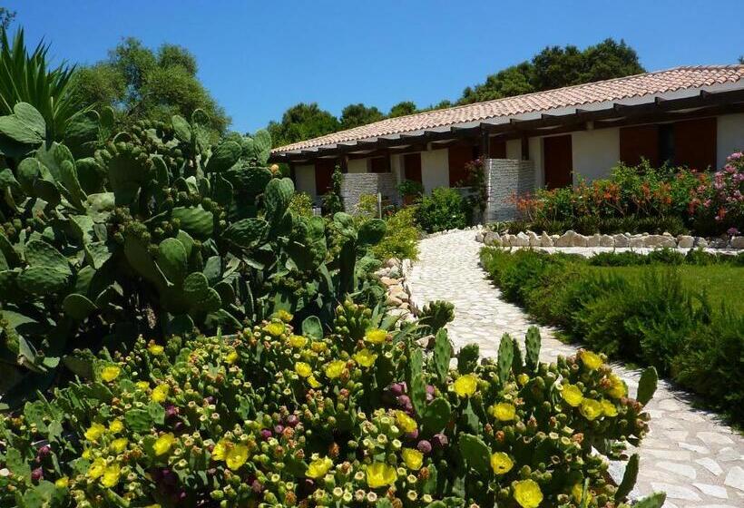 هتل Poisson Rouge