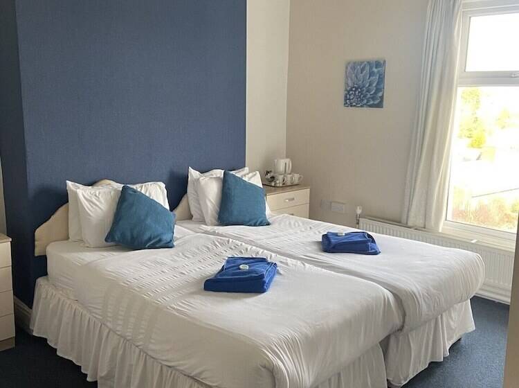 هتل The Salfordian