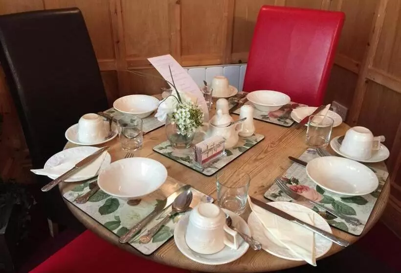 Majatalo Clayhanger Guest House