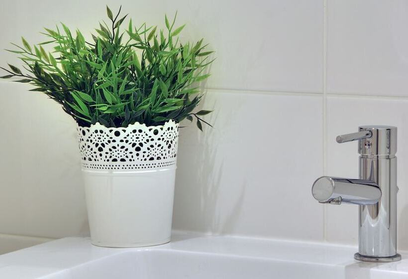 Short Stay Group Museum View Serviced Apartments