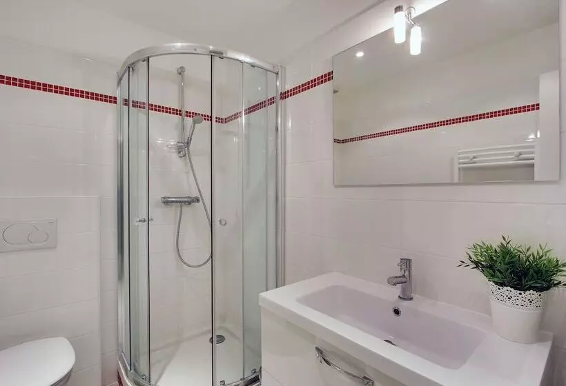 Short Stay Group Museum View Serviced Apartments