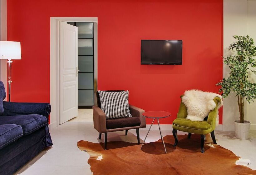 Short Stay Group Museum View Serviced Apartments