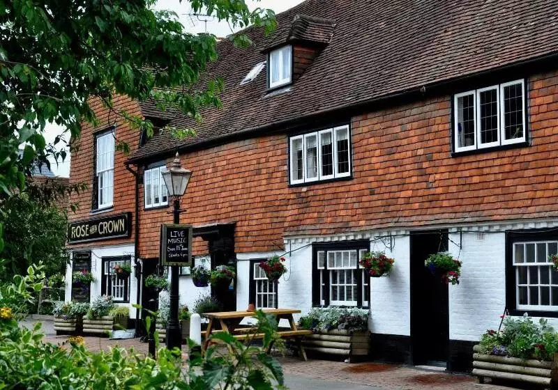 Retkeilymaja Rose And Crown