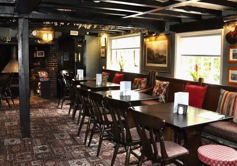 Retkeilymaja Rose And Crown