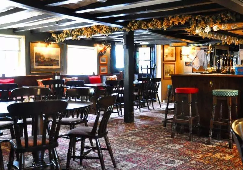 Retkeilymaja Rose And Crown