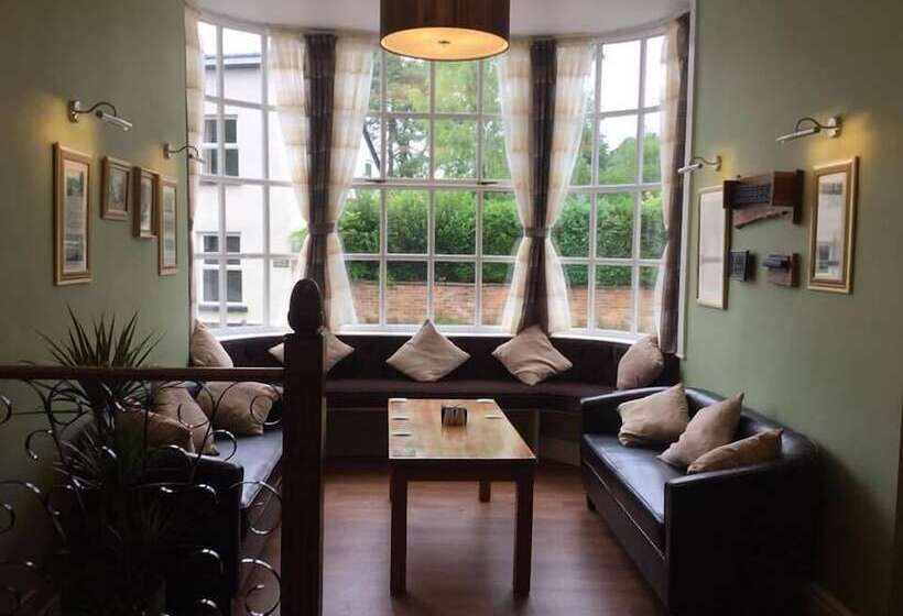 فندق صغير The Fountain Inn