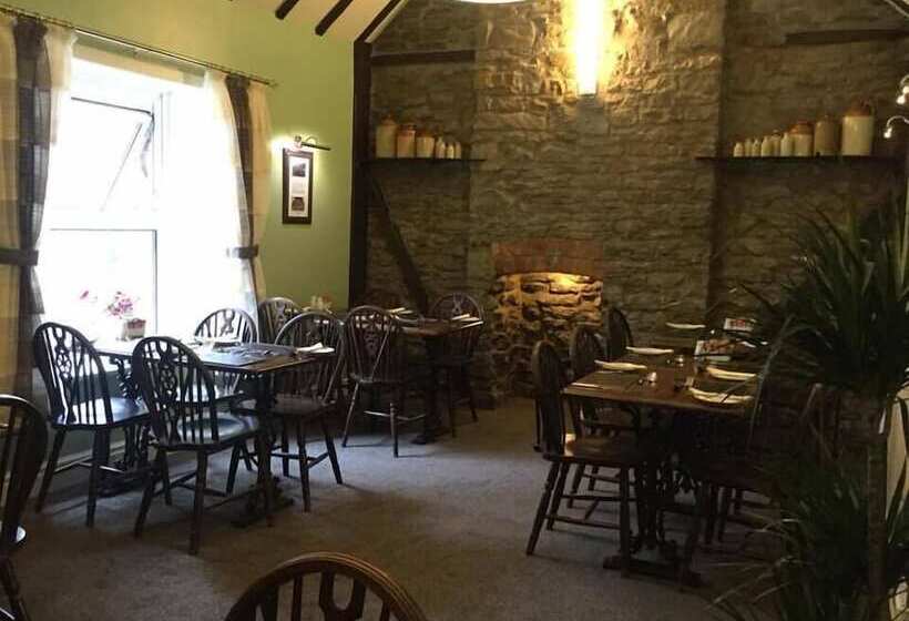 فندق صغير The Fountain Inn