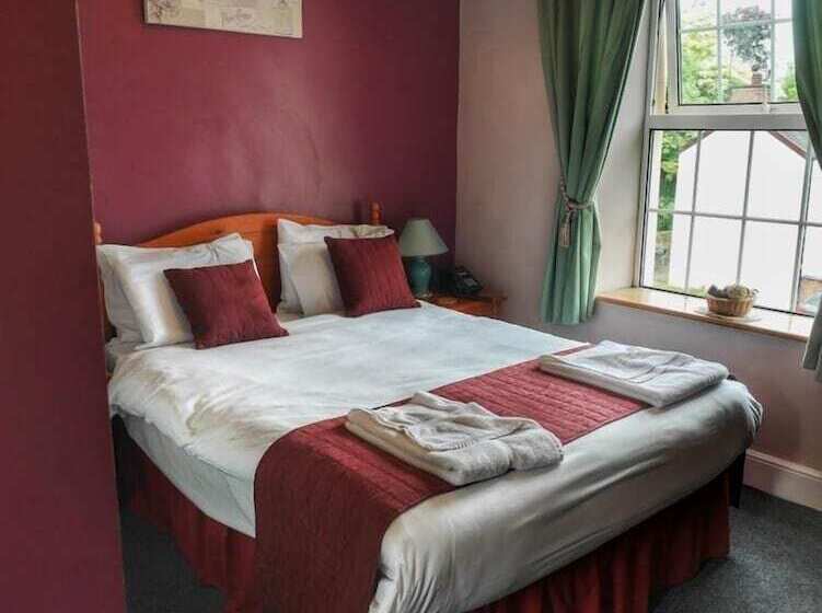 فندق صغير The Fountain Inn