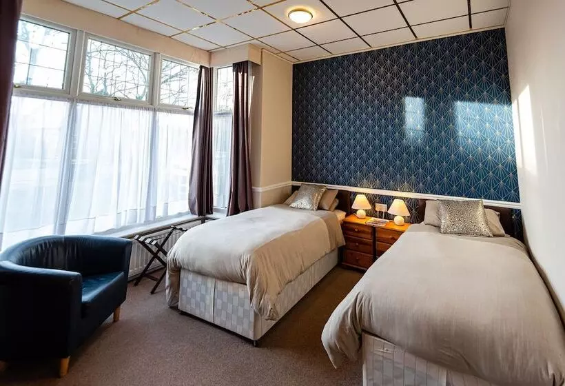 پانسیون Aarondale Guest House