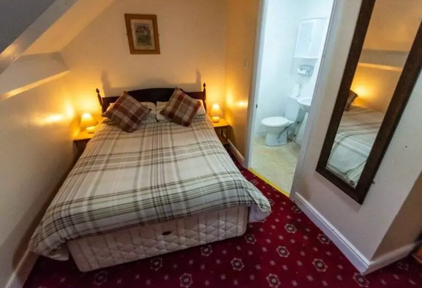 پانسیون Aarondale Guest House