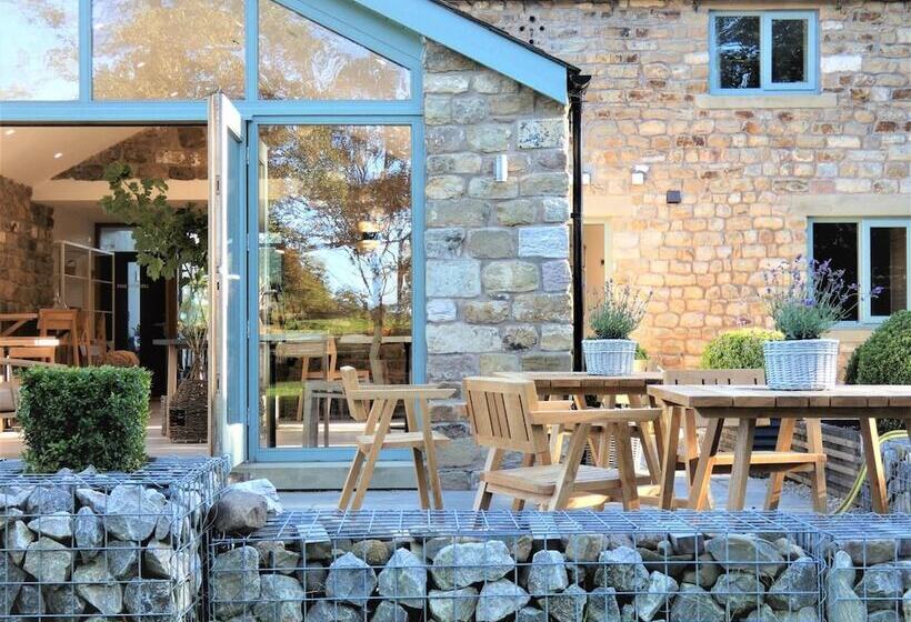 פנסיון Lancaster Barn