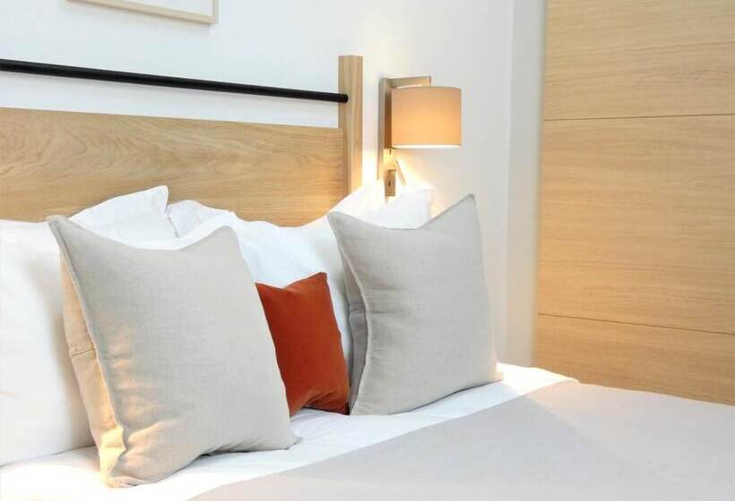 פנסיון Lancaster Barn