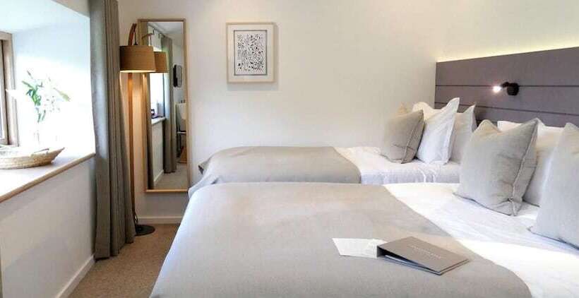 פנסיון Lancaster Barn