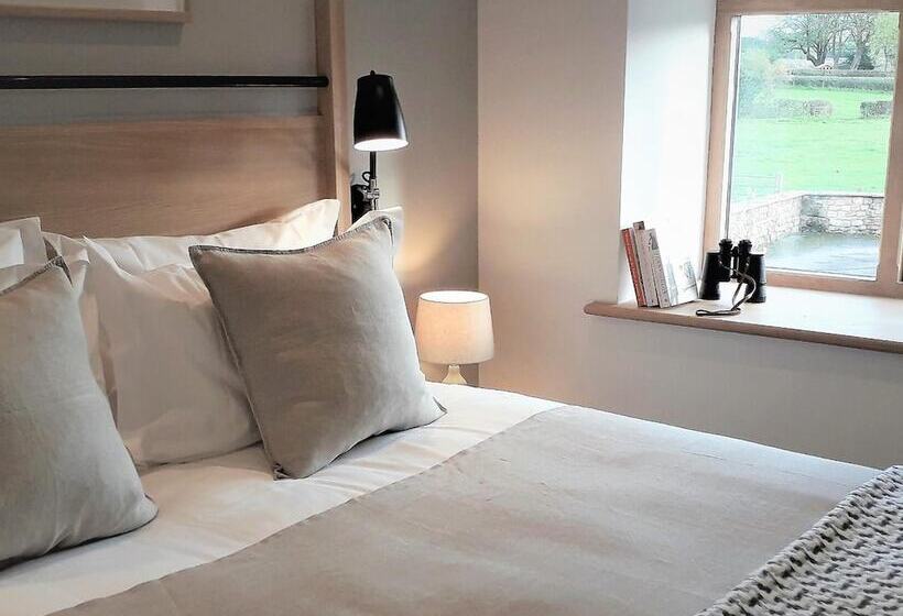 פנסיון Lancaster Barn