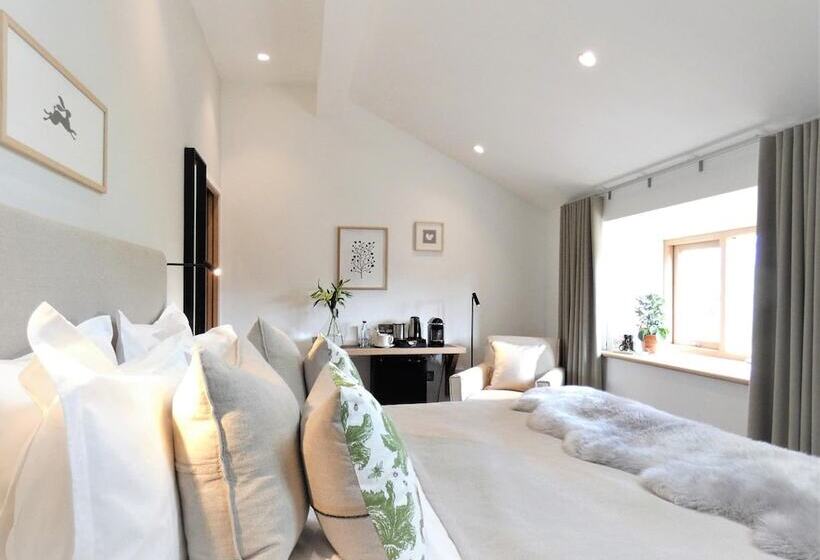 פנסיון Lancaster Barn