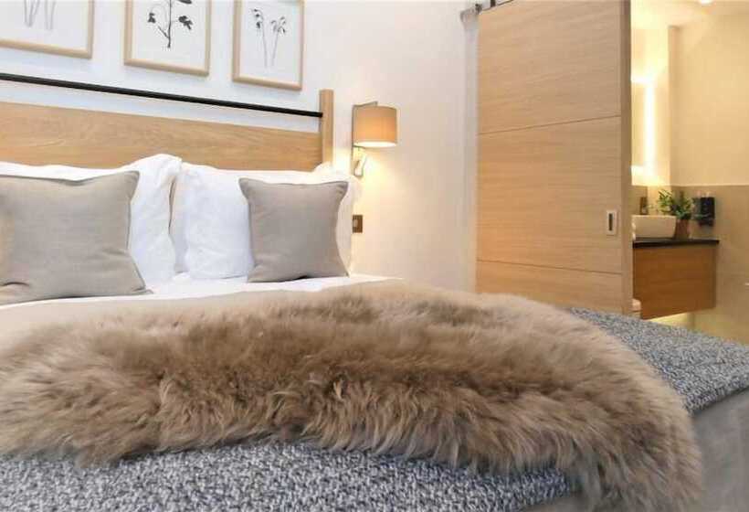 פנסיון Lancaster Barn